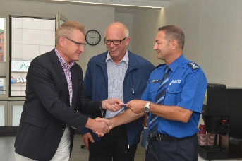 Regierungsrat Heinz Tännler, Bruno Werder, Gemeindepräsident Cham, Beat Baumgart, Chef Polizeiregion Ennetsee