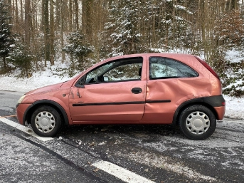 Lenkerin nach Selbstunfall leicht verletzt