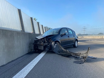 Zweimal unvorsichtiger Spurwechsel führt zu Verkehrsunfall