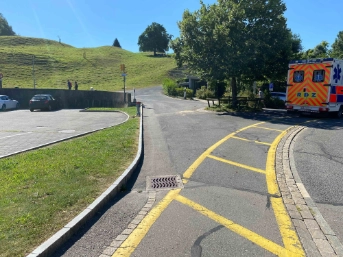 E-​Bike-Fahrerin verunfallt