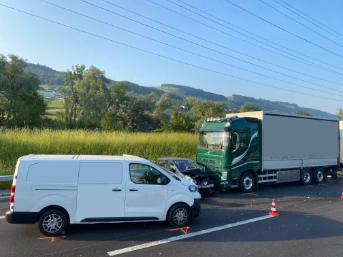 Dreierpack im Morgenverkehr