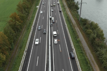 Zwei verletzte Personen und acht involvierte Fahrzeuge